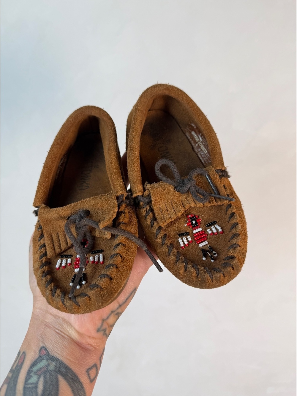 Kids size 9 Minnetonka Brown Suede Moccasin Shoes with Beaded Thunderbird Design